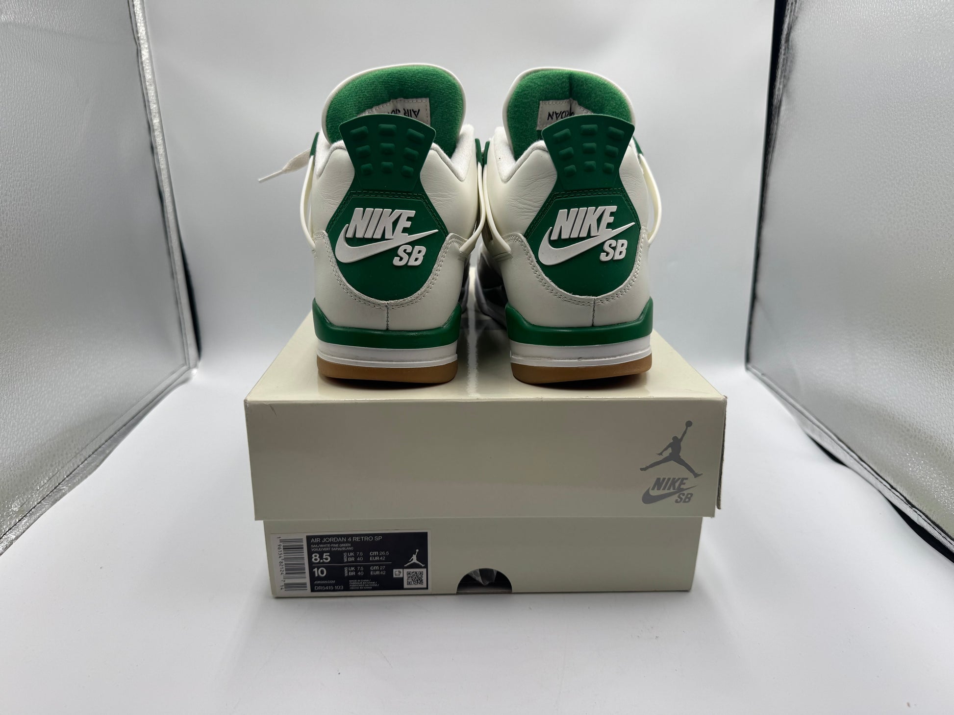 PRE OWNED Jordan 4 Retro SB Pine Green