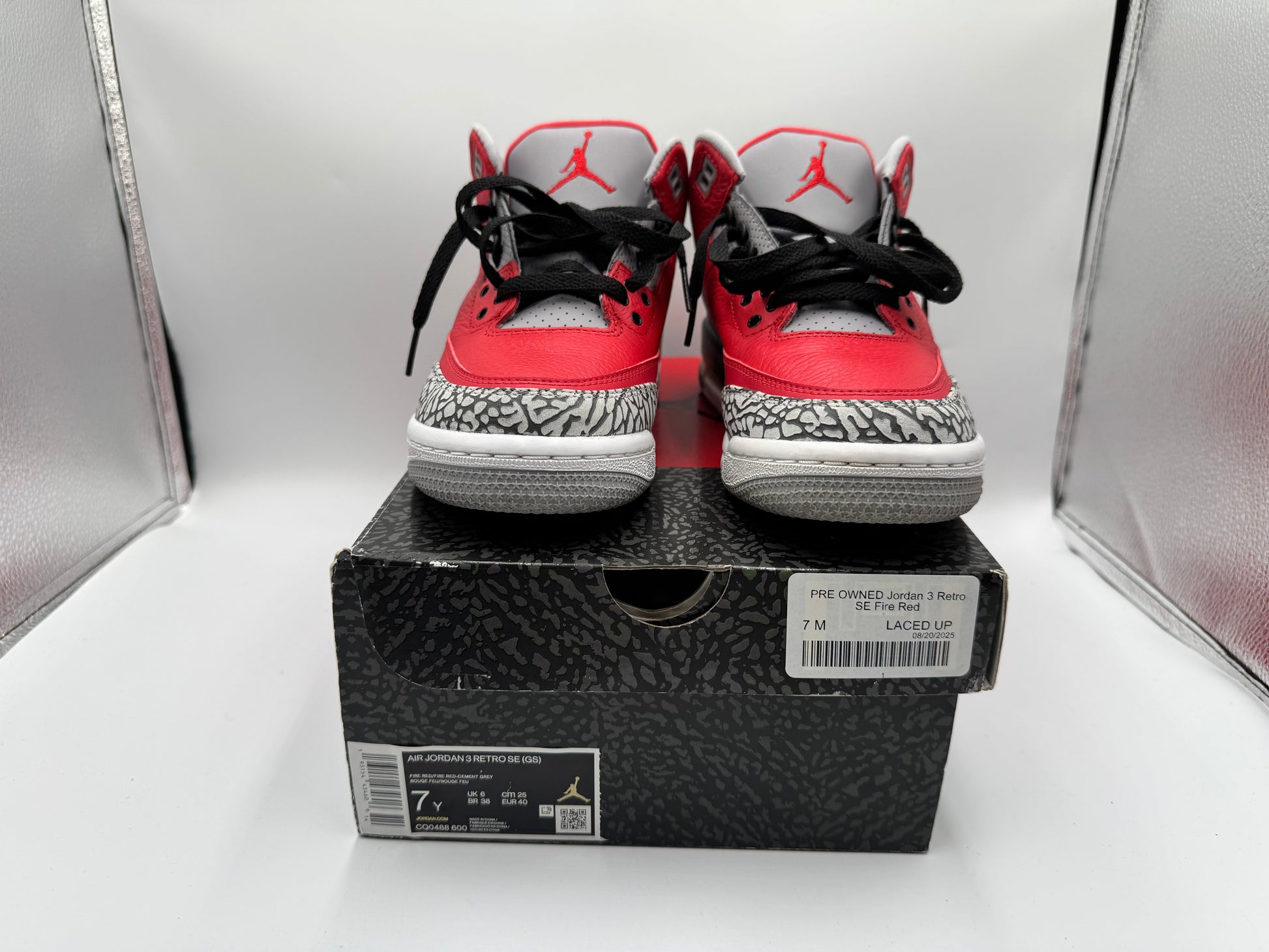 PRE OWNED Jordan 3 Retro SE Fire Red