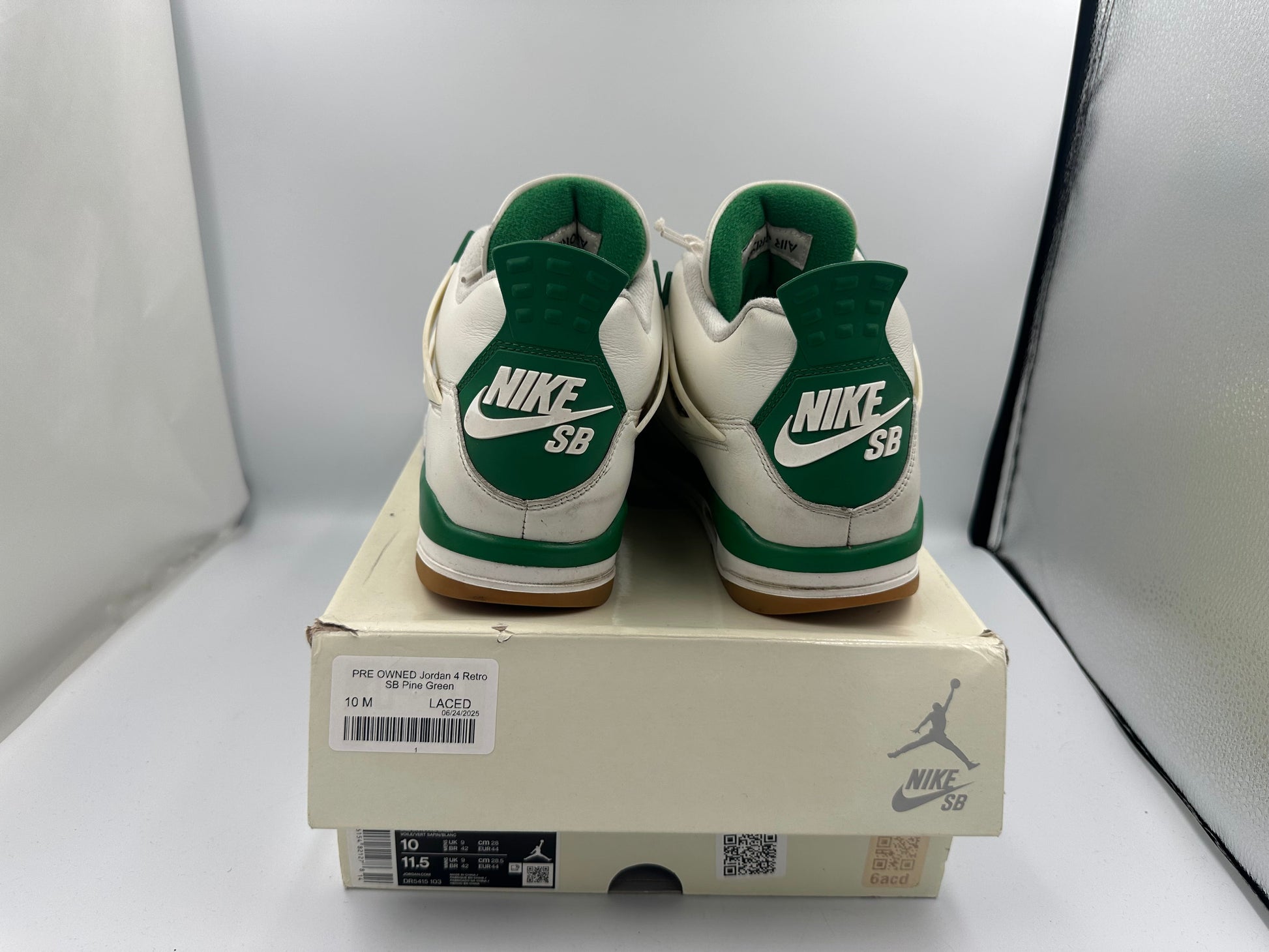 PRE OWNED Jordan 4 Retro SB Pine Green