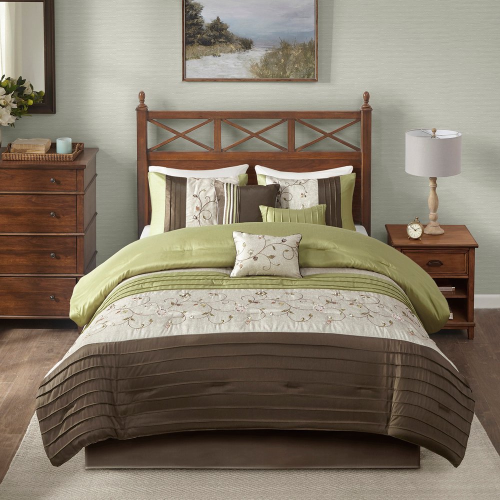 Set of Seven Green And Brown Floral King Ring Stitch Polyester Sham And Comforter