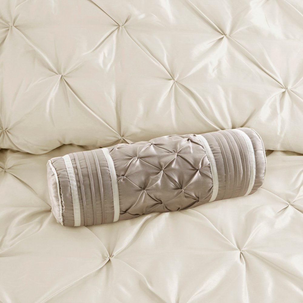 Set of Seven Ivory Queen Ring Stitch Polyester Sham And Comforter