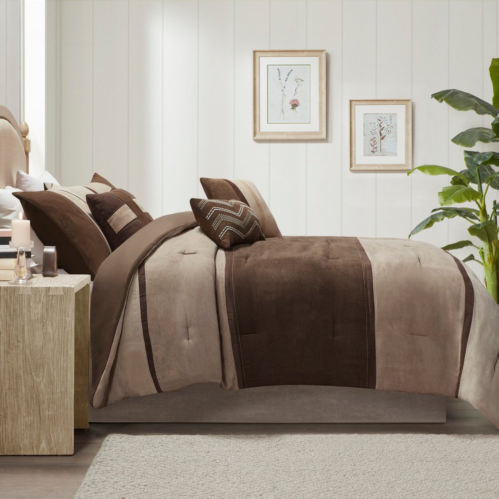 Set of Seven Brown King Ring Stitch Polyester Sham And Comforter