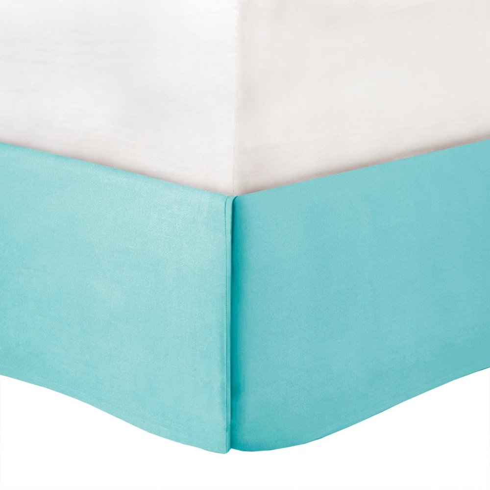 Set of Seven Aqua And Coral King Ring Stitch Sham And Comforter