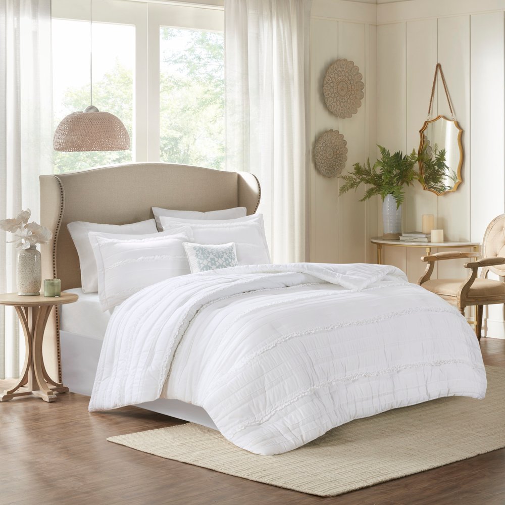 Set of Five White King Ring Stitch Polyester Sham And Comforter