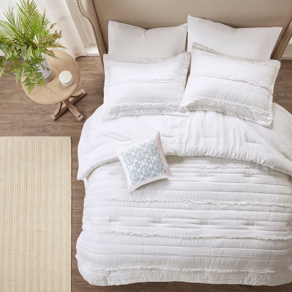 Set of Five White King Ring Stitch Polyester Sham And Comforter