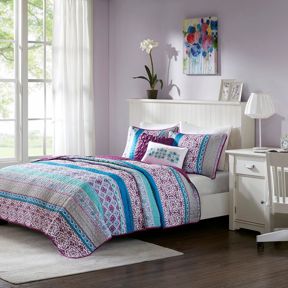 Set of Five Purple And Ivory Striped Queen Ring Stitch Sham And Comforter