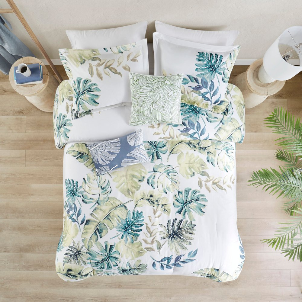 Set of Six White Blue And Green Queen Ring Stitch Sham And Comforter
