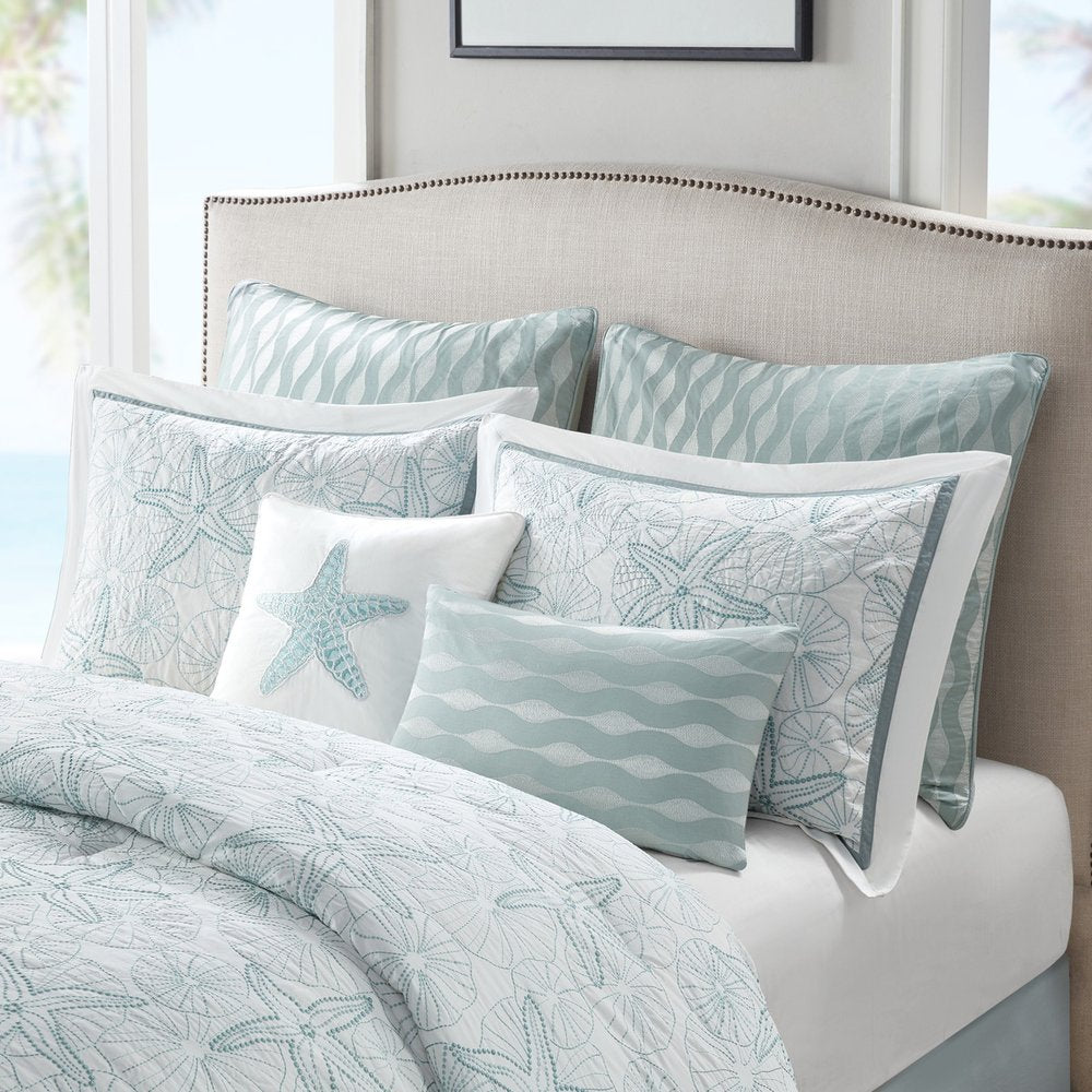 Set of Four White And Aqua King Ring Stitch Sham And Comforter