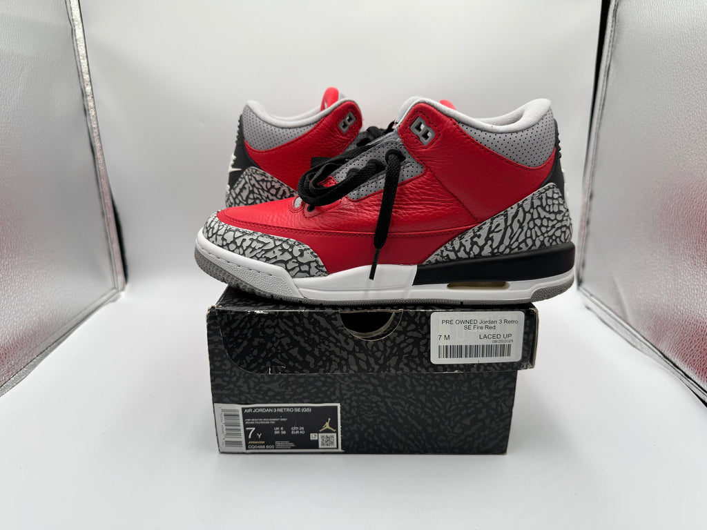 PRE OWNED Jordan 3 Retro SE Fire Red