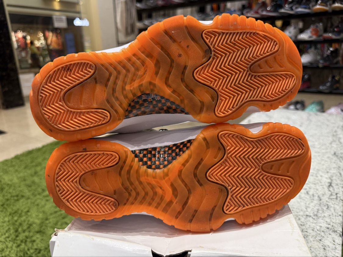 PRE OWNED Jordan 11 Retro Low Citrus (2021) (Women's)