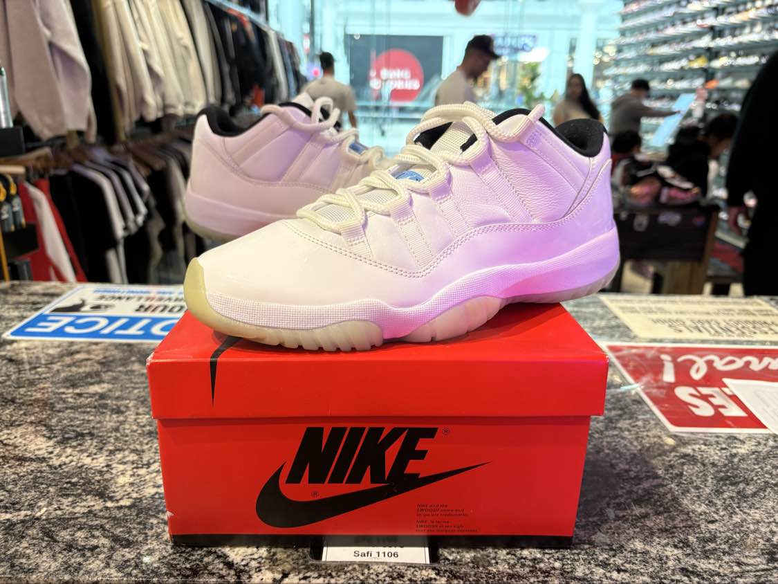 PRE OWNED Jordan 11 Retro Low Legend Blue