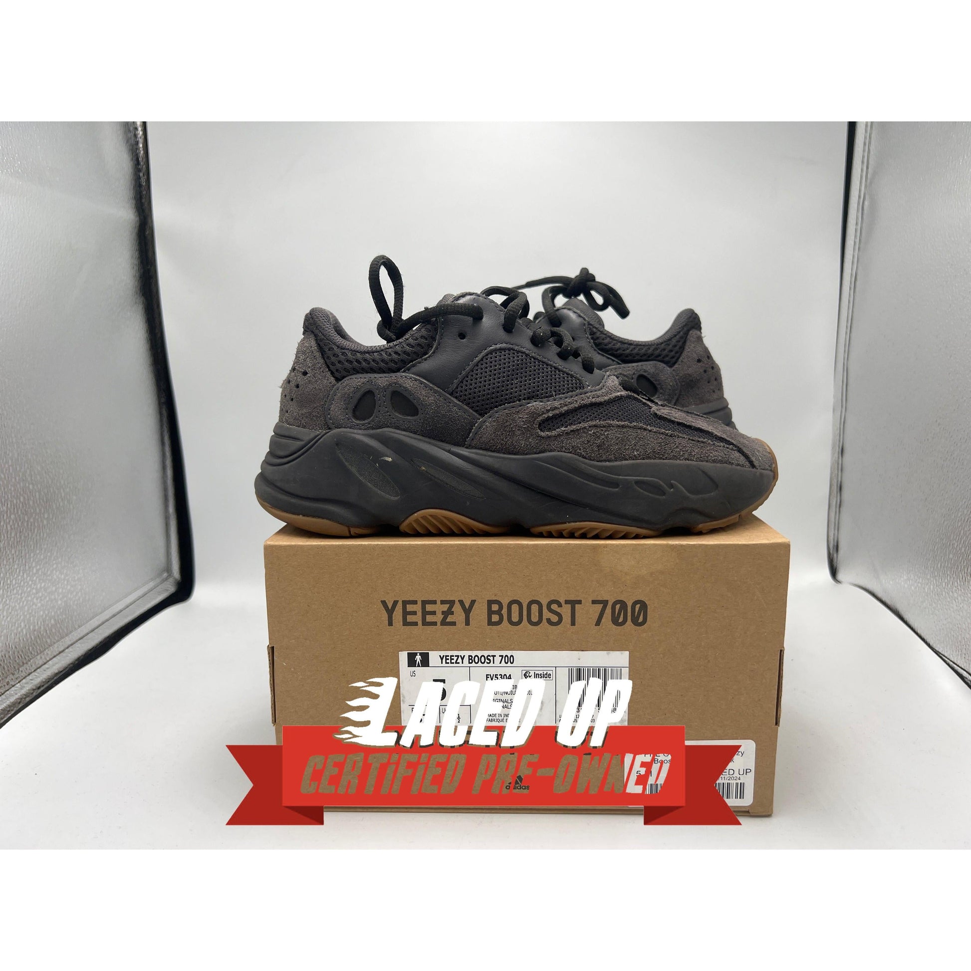PRE OWNED adidas Yeezy Boost 700 Utility Black