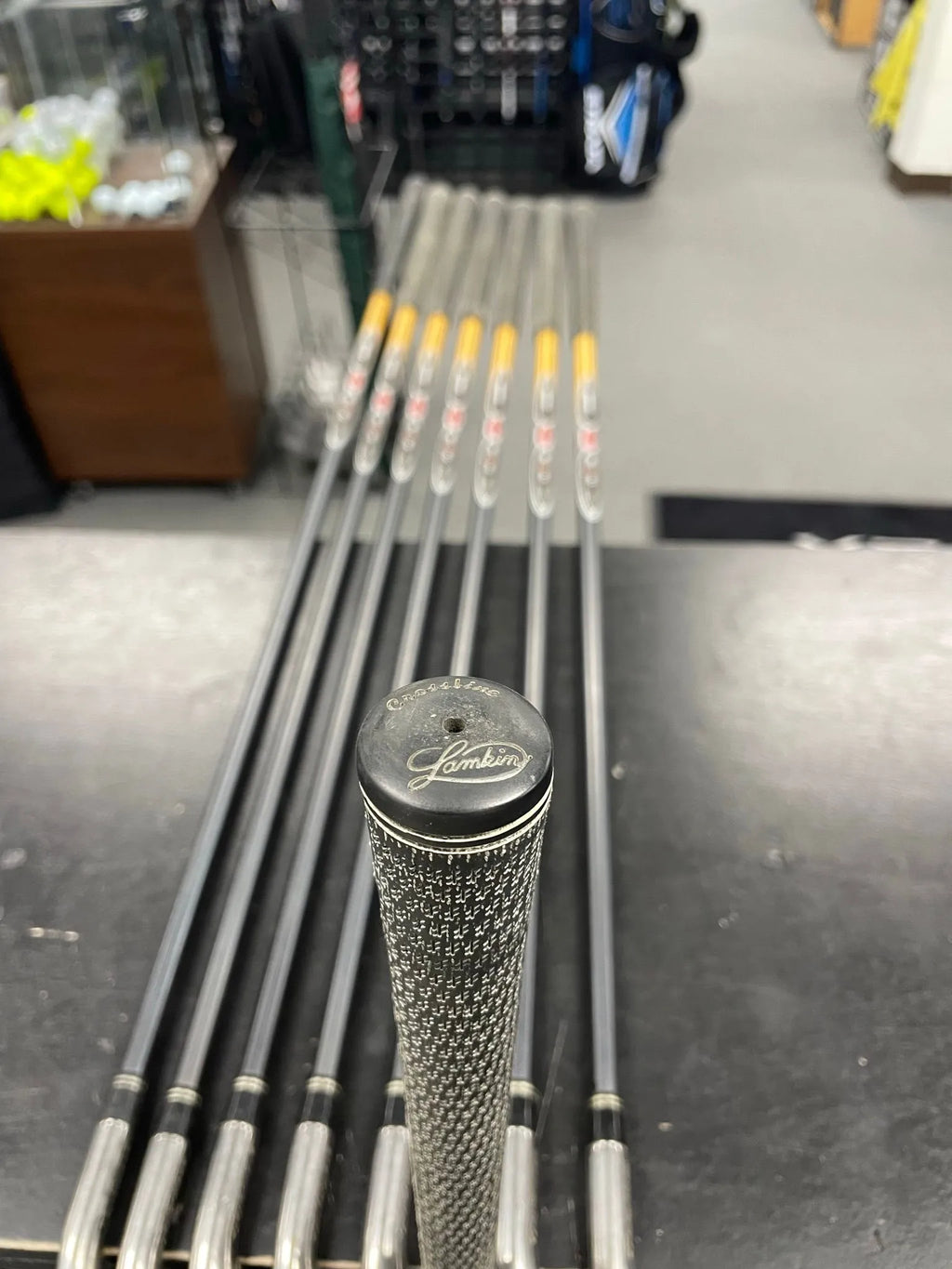 TaylorMade R7 Iron Set (Used)