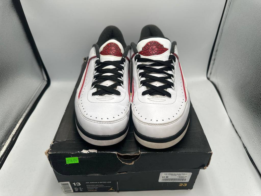 PRE OWNED Air Jordan Retro 2  "Chicago" low