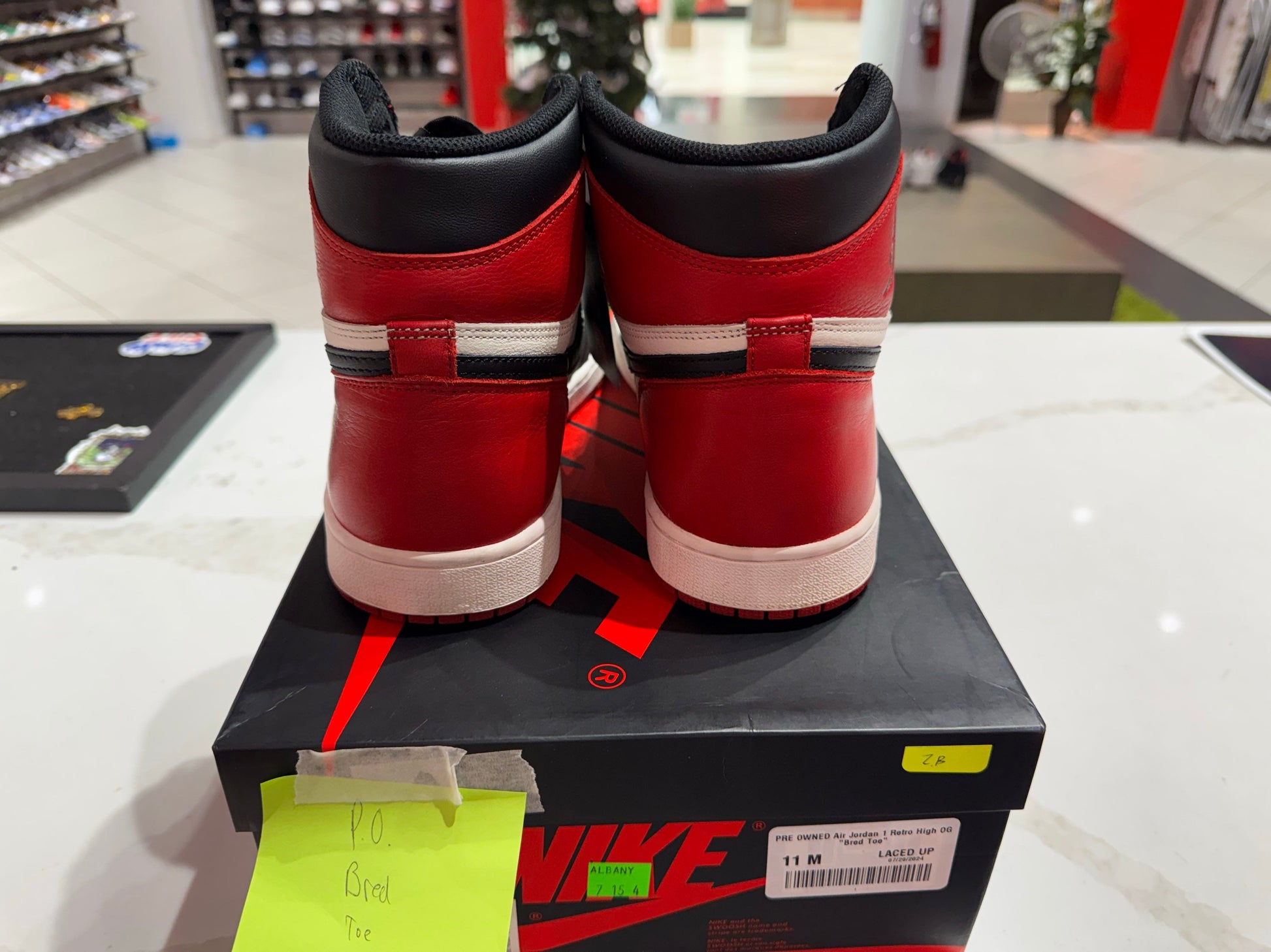 PRE OWNED Air Jordan 1 Retro High OG "Bred Toe"