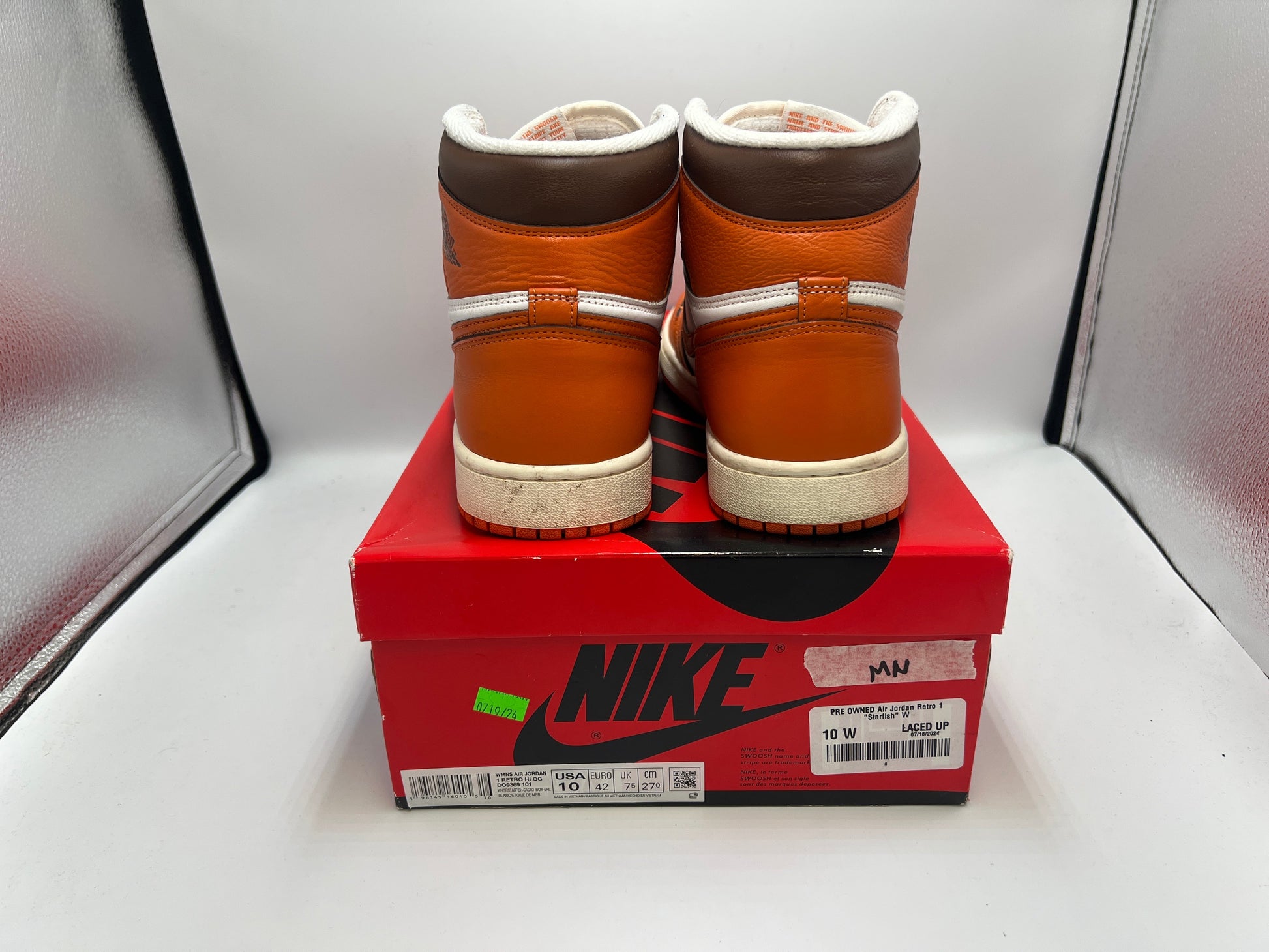PRE OWNED Air Jordan Retro 1 "Starfish" W