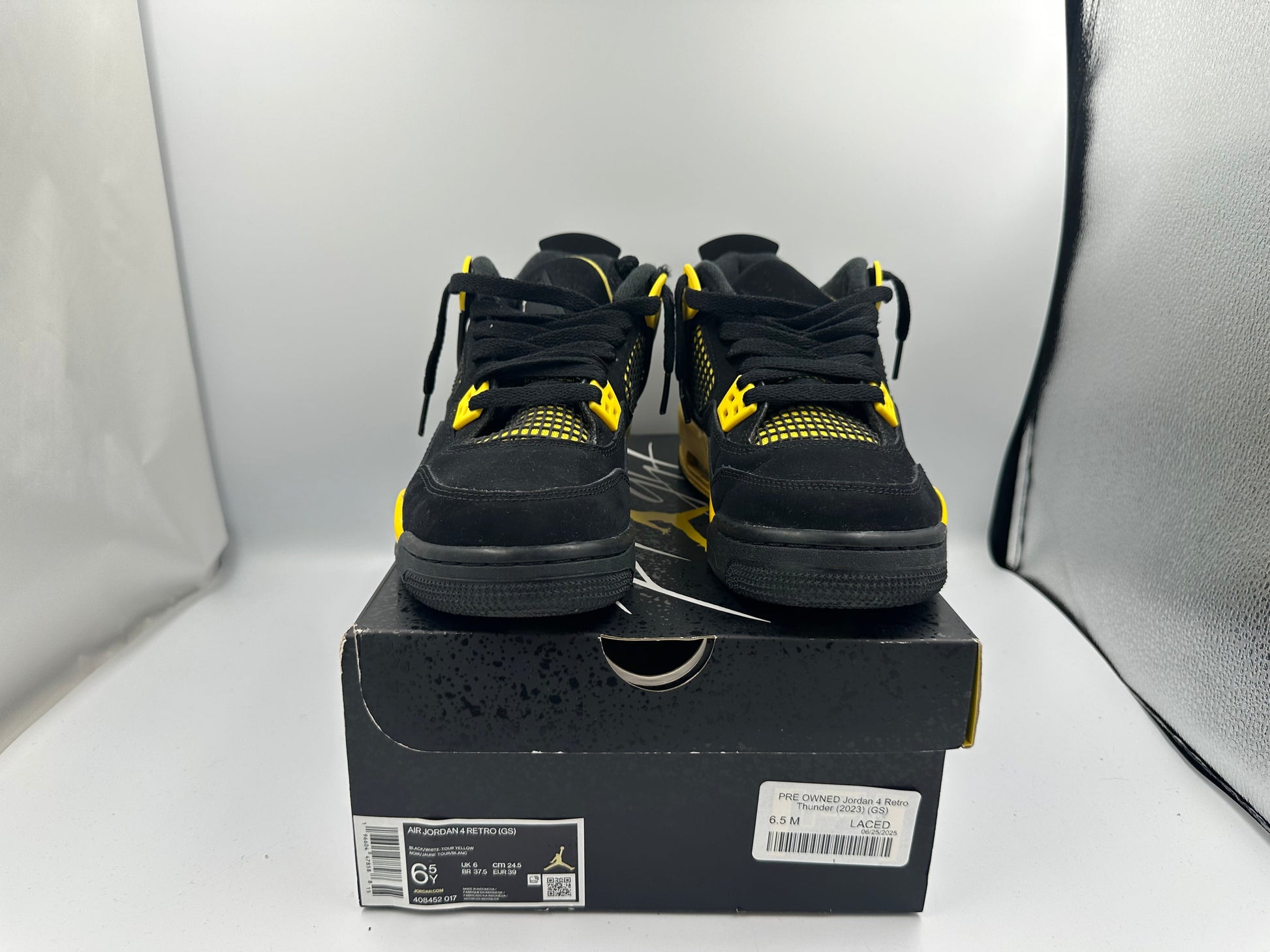 PRE OWNED Jordan 4 Retro Thunder (2023) (GS)