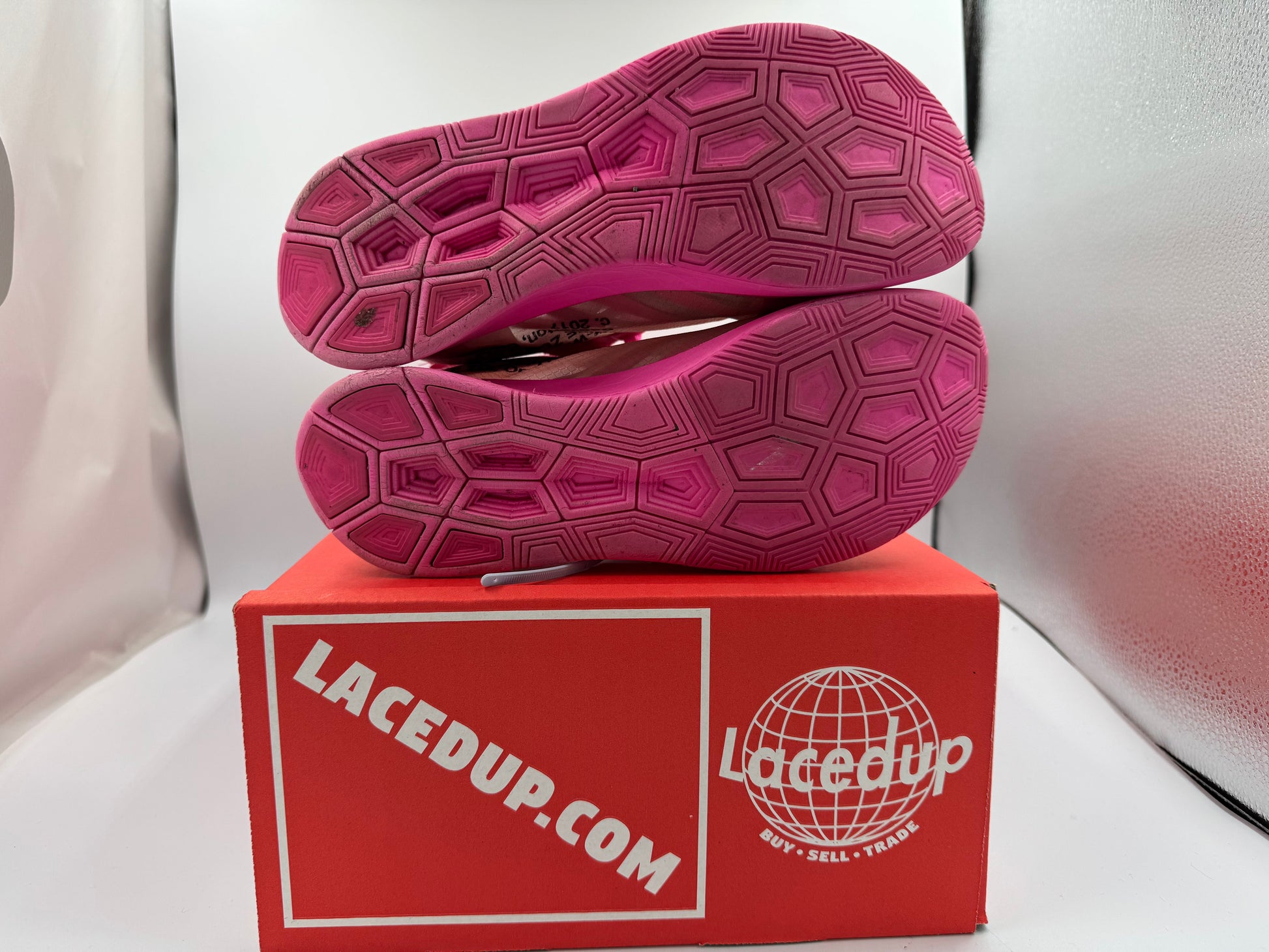 PRE OWNED Nike Zoom Fly Off-White Pink No Box