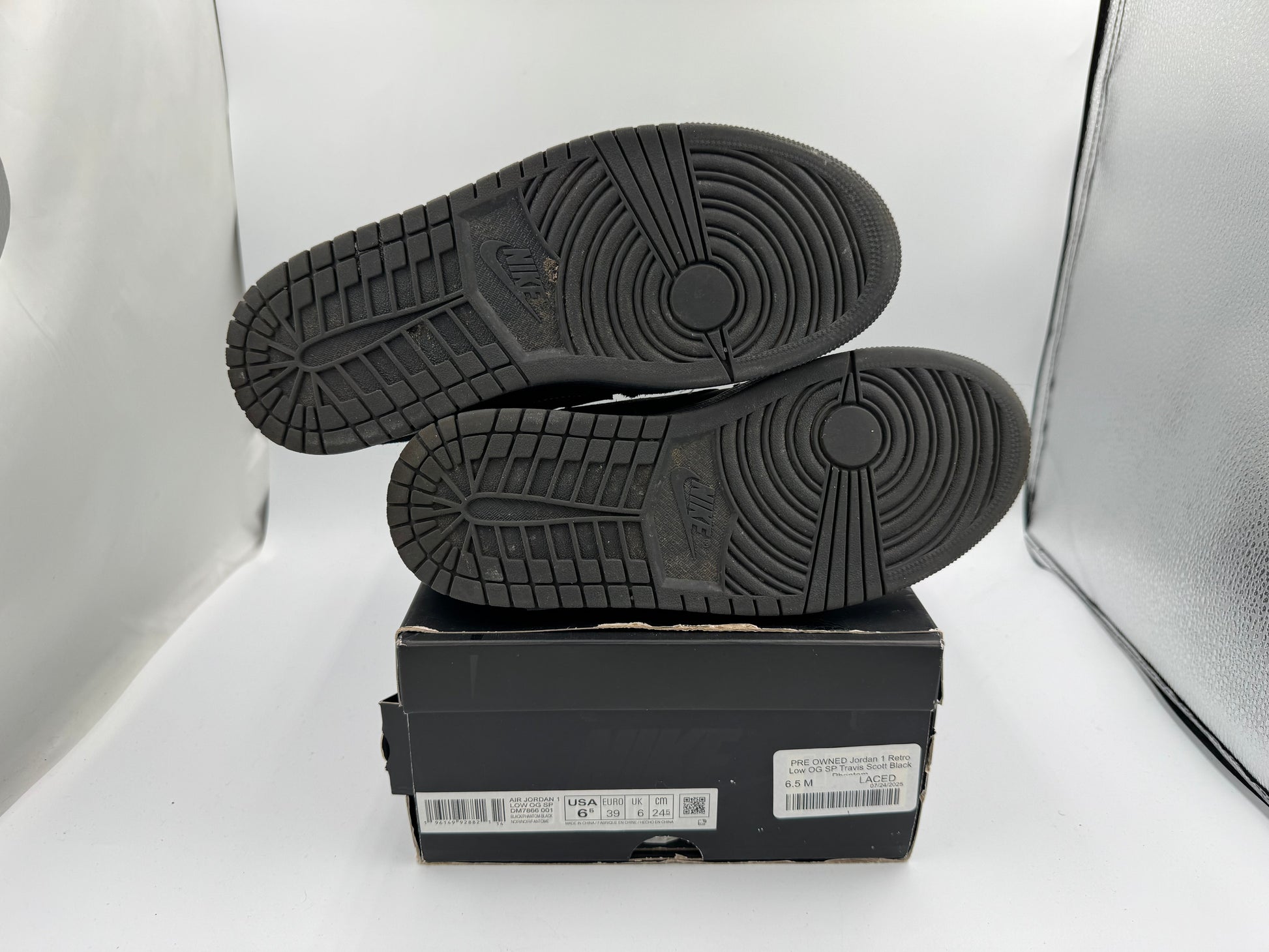 PRE OWNED Jordan 1 Retro Low OG SP Travis Scott Black Phantom