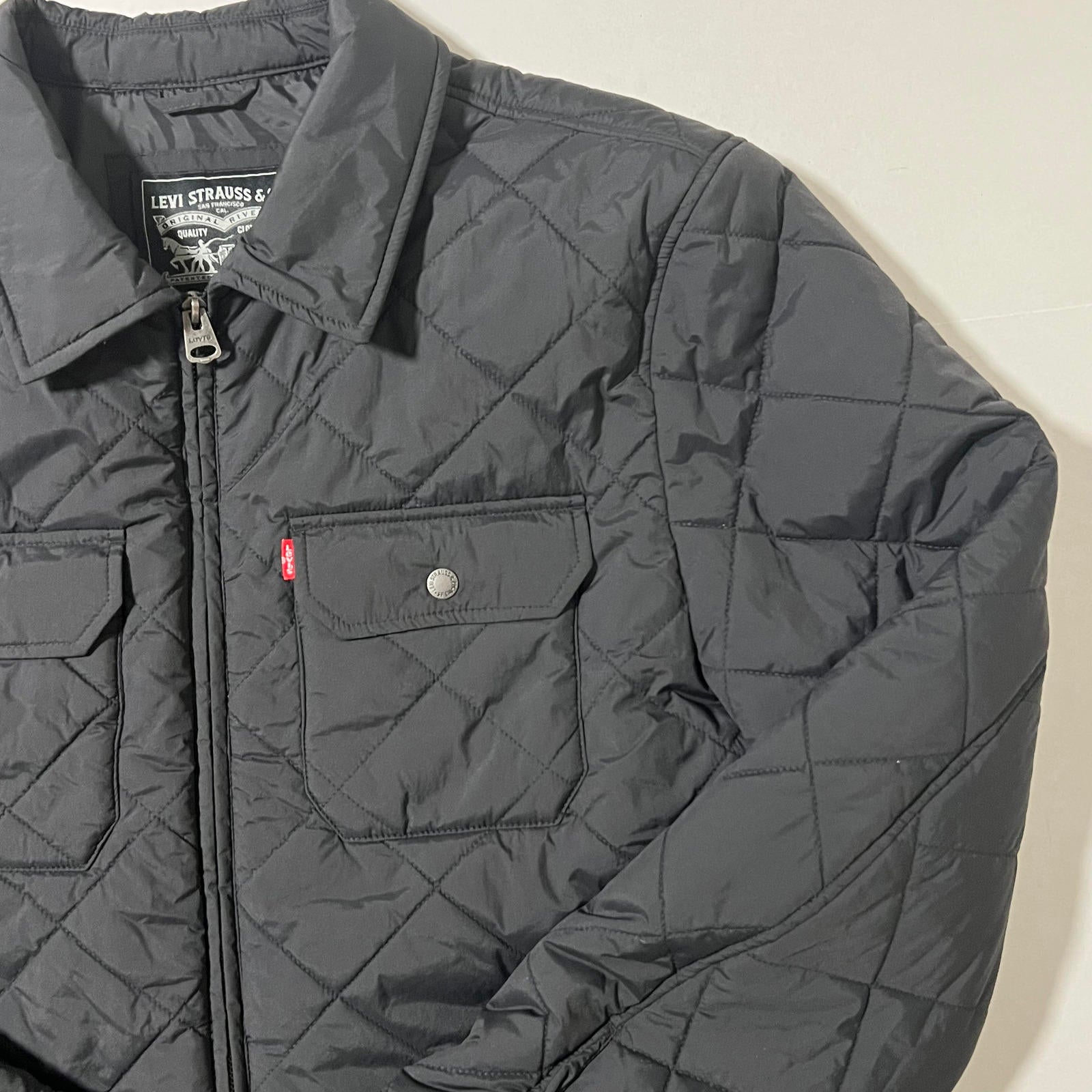 Levi's Men's Quilted Black Jacket with Front Pockets