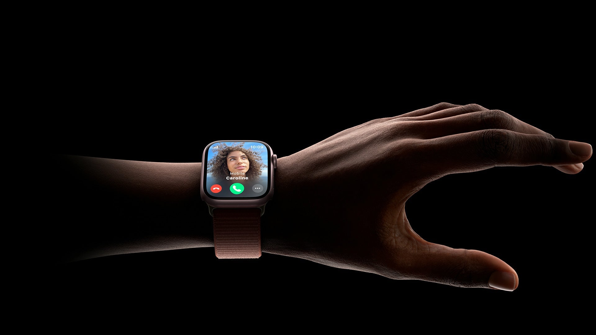 Apple Watch Series 9 (2023) – 45mm GPS Wi-Fi – Aluminum Case with Black Sport Band
