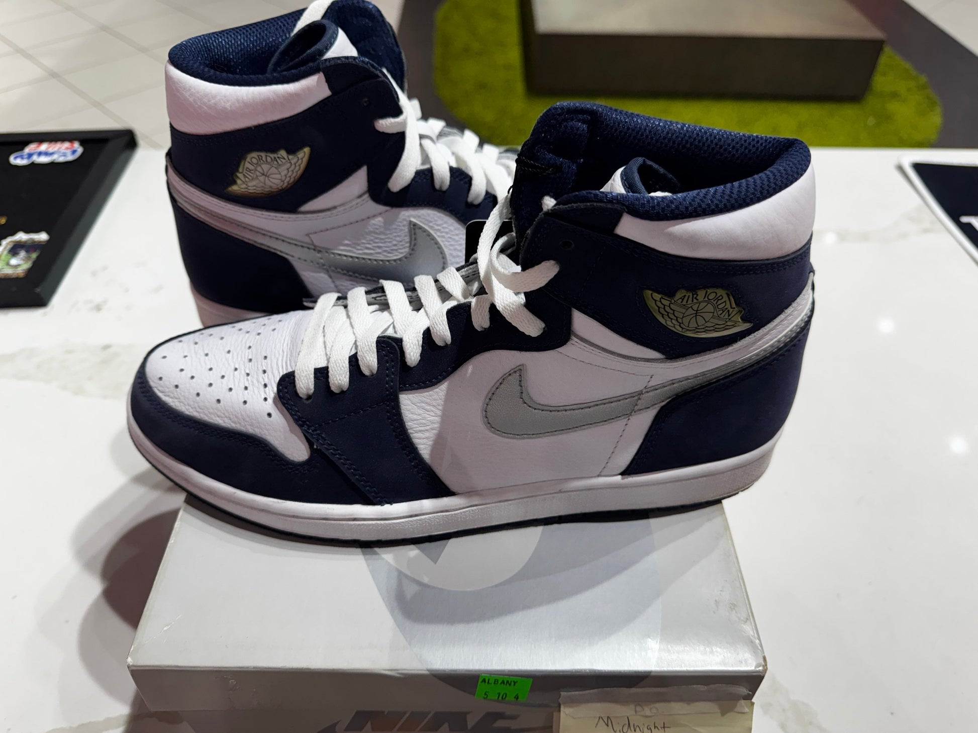 PRE OWNED  Air Jordan Retro 1 High "Midnight Navy" (2020)
