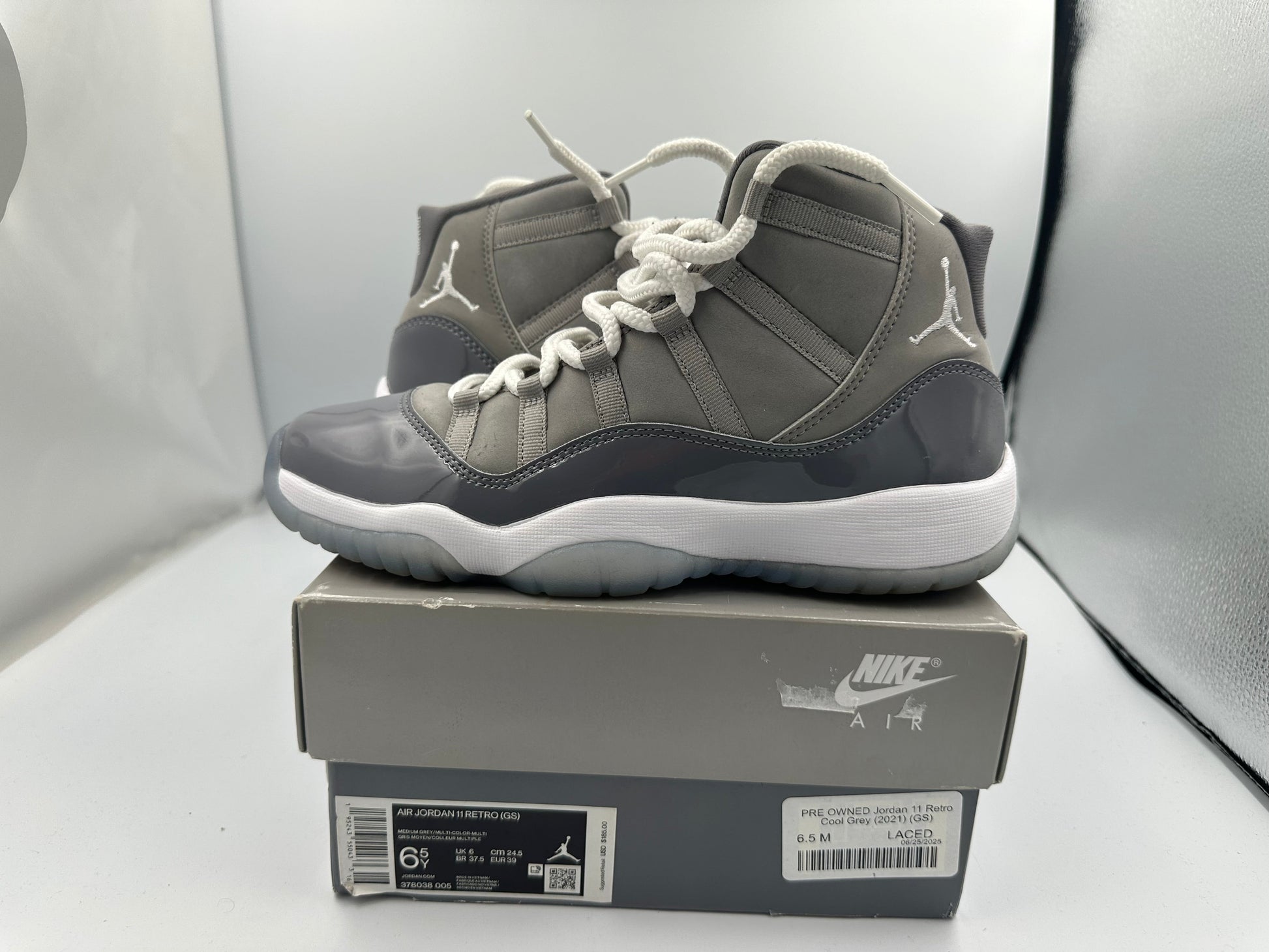 PRE OWNED Jordan 11 Retro Cool Grey (2021) (GS)