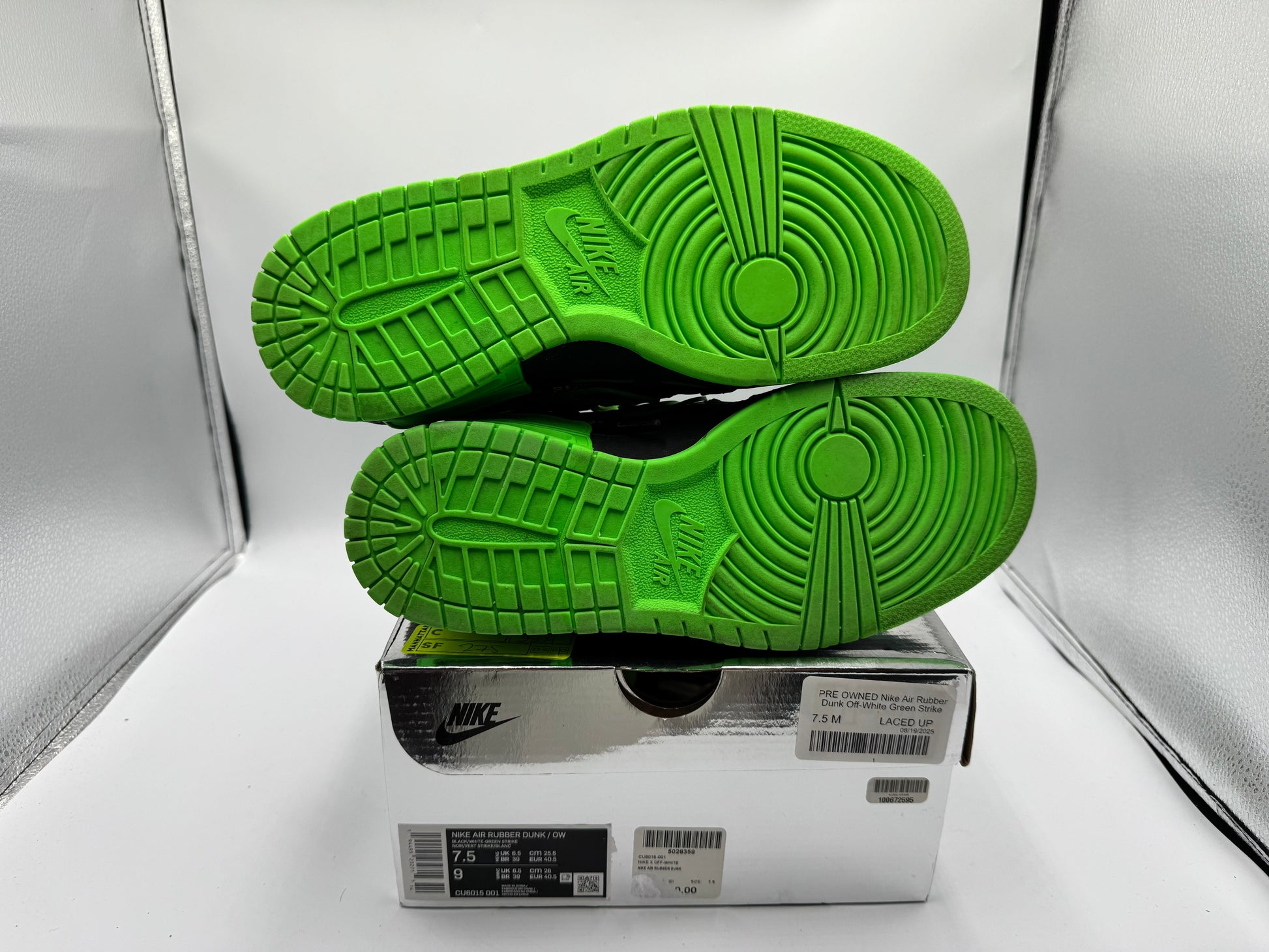 PRE OWNED Nike Air Rubber Dunk Off-White Green Strike