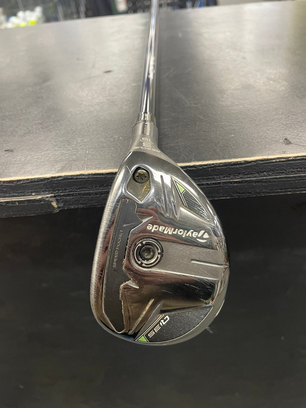 TaylorMade Qi35 Rescue Hybrid w/ Upcharge shaft(Used)