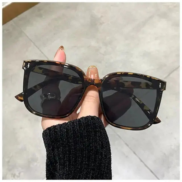 Classic Elegance Vintage Square Sunglasses