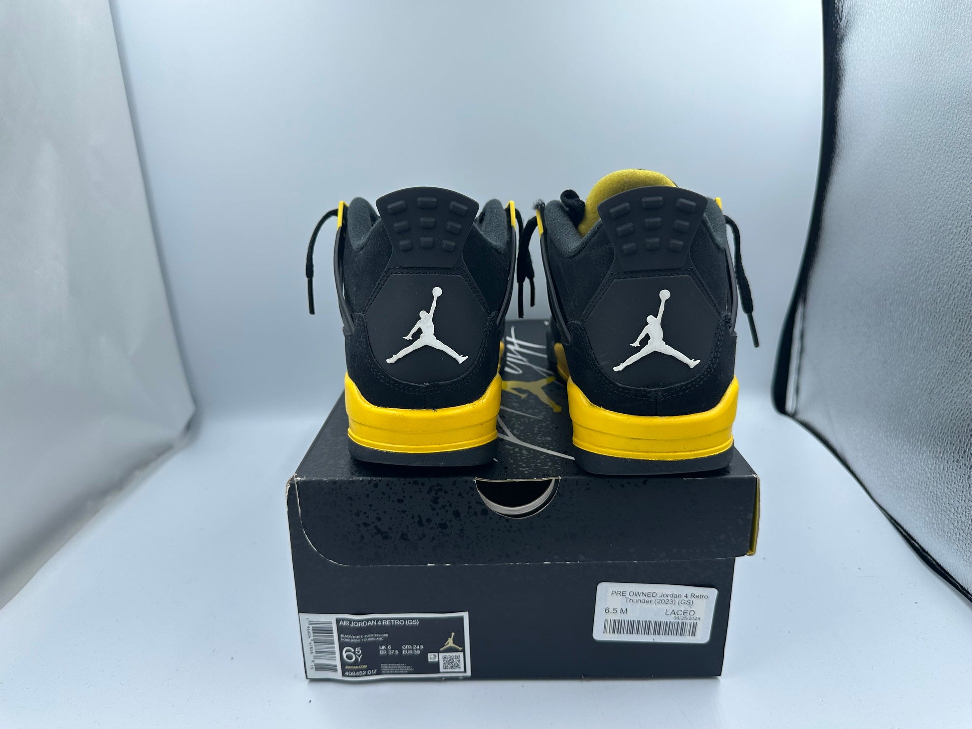 PRE OWNED Jordan 4 Retro Thunder (2023) (GS)