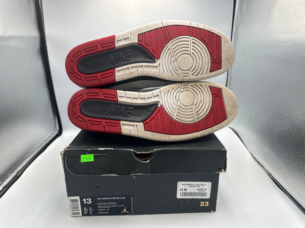 PRE OWNED Air Jordan Retro 2  "Chicago" low