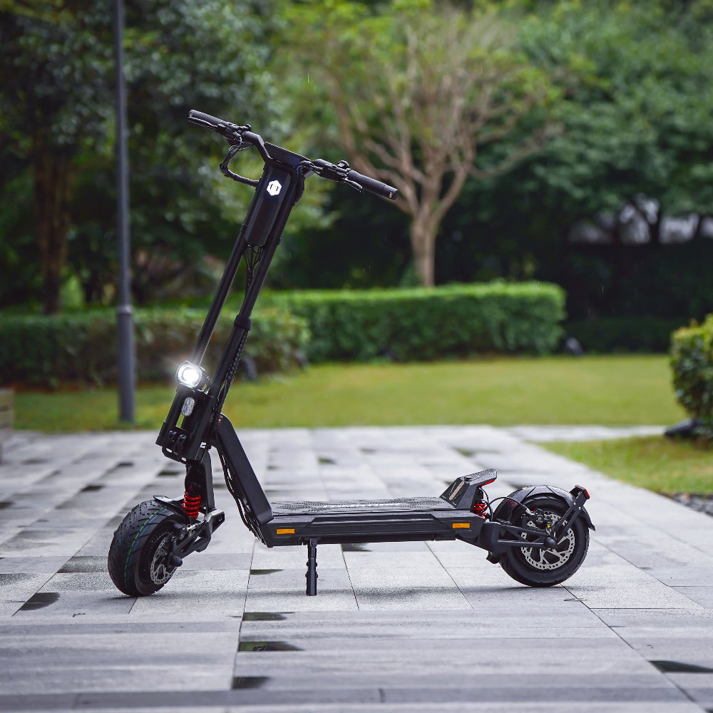 InMotion RS Jet Electric Scooter: 72V 25Ah Dual 2300W Motors