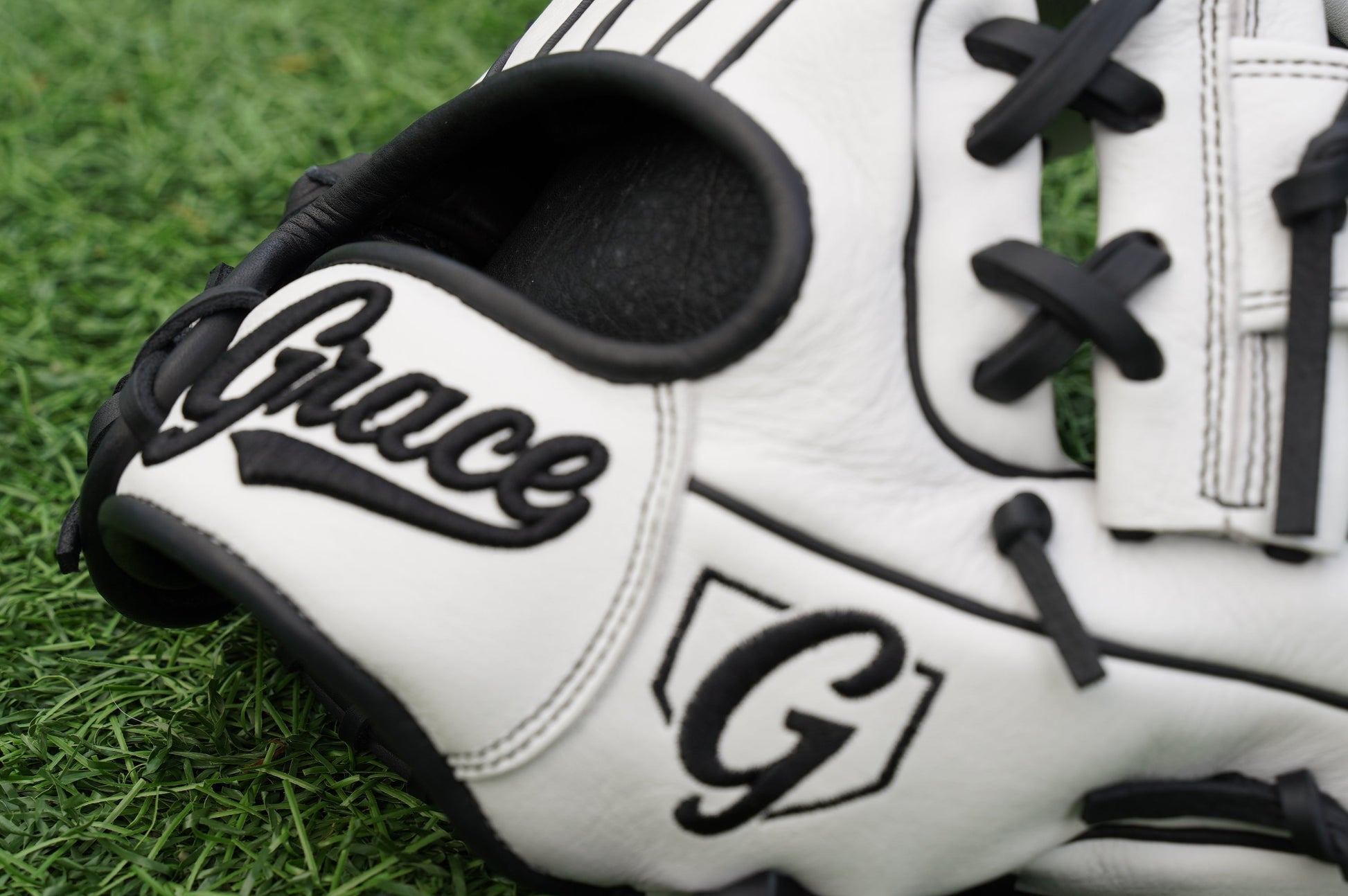 11.25" Infield I-Web Grace Glove - Youth Baseball Glove