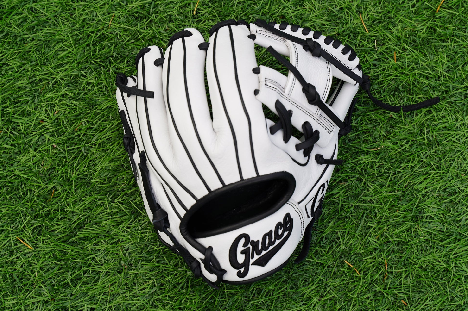 11.25" Infield I-Web Grace Glove - Youth Baseball Glove