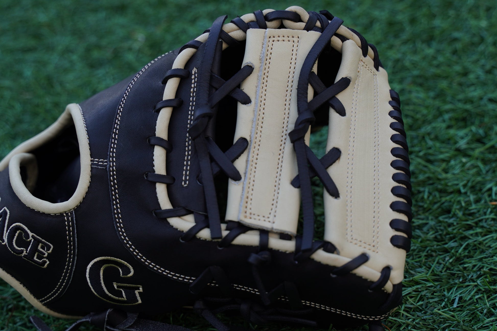 12.75" Dual-X Web First Base Grace Glove - Black/Blonde