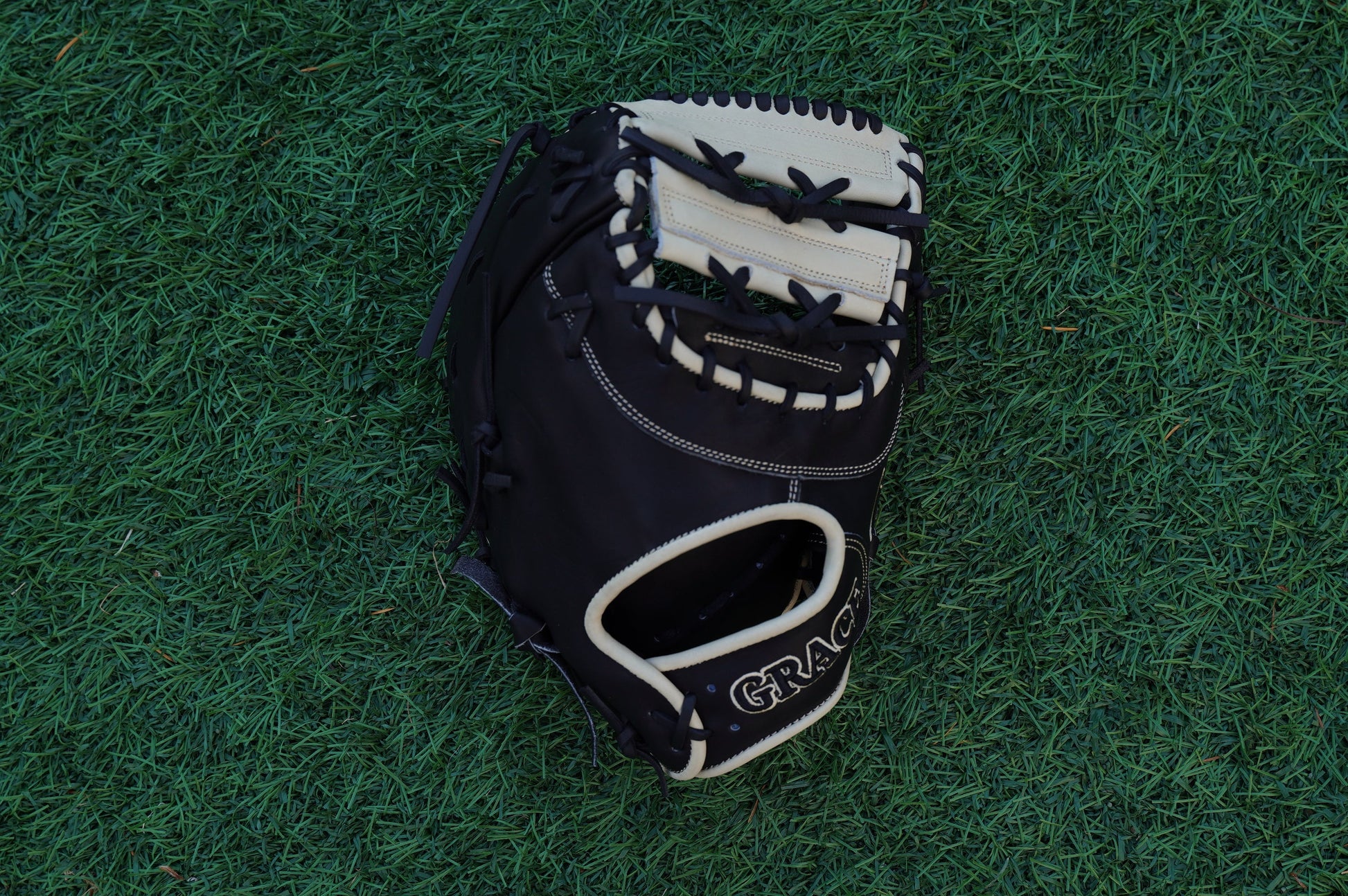 12.75" Dual-X Web First Base Grace Glove - Black/Blonde