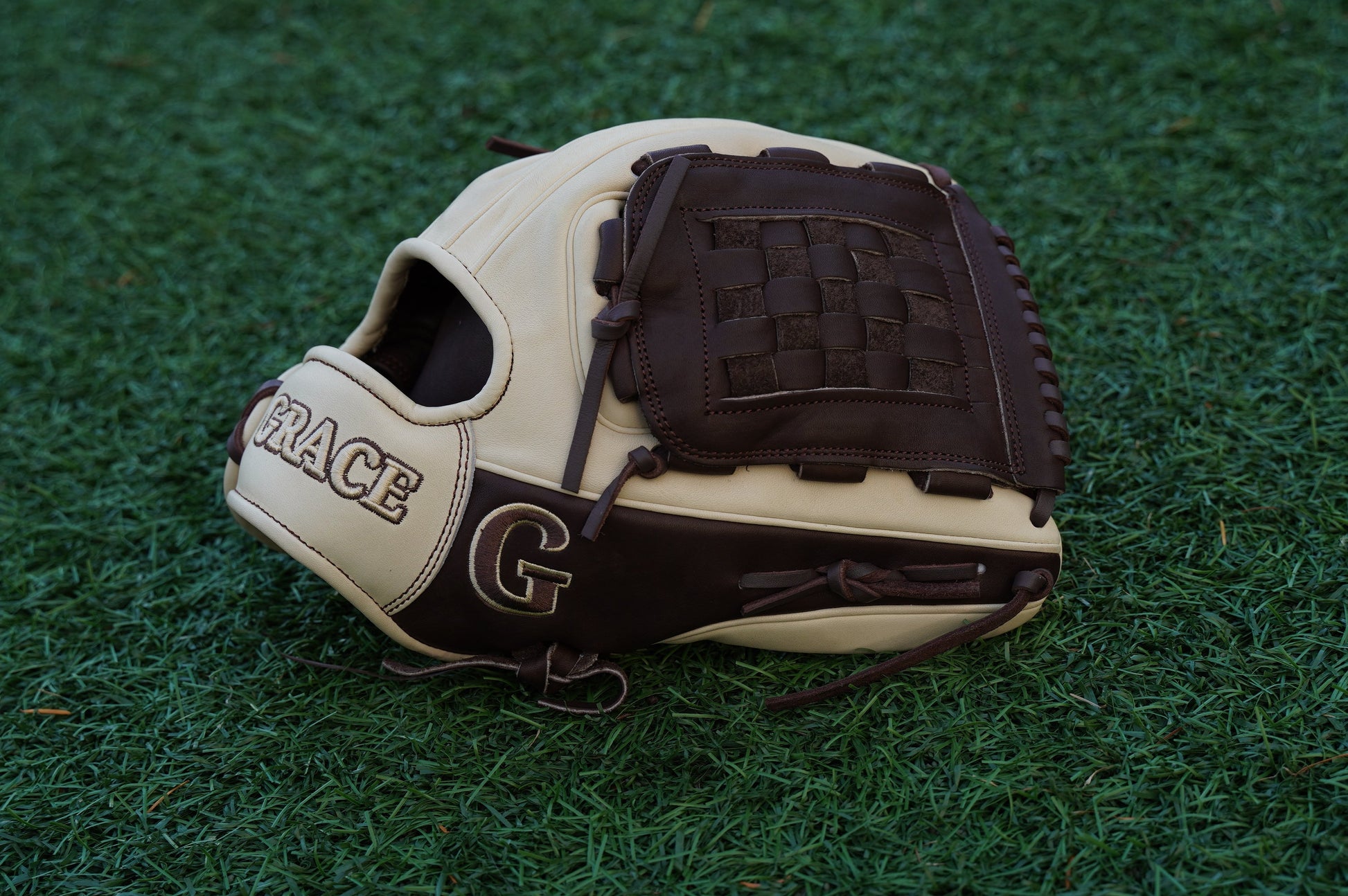12.50" Outfield Closed Web Grace Glove