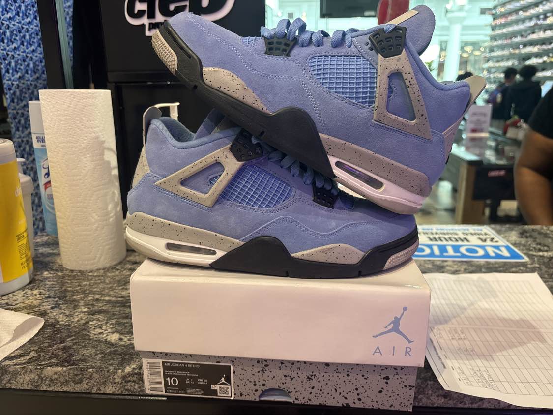 PRE OWNED Jordan 4 Retro University Blue