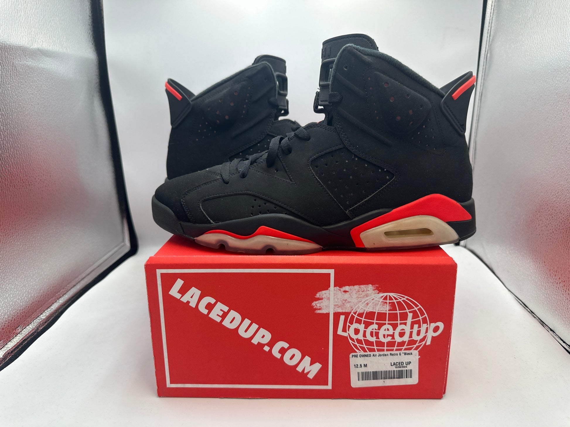 PRE OWNED Air Jordan Retro 6 "Black Infrared" (2019)