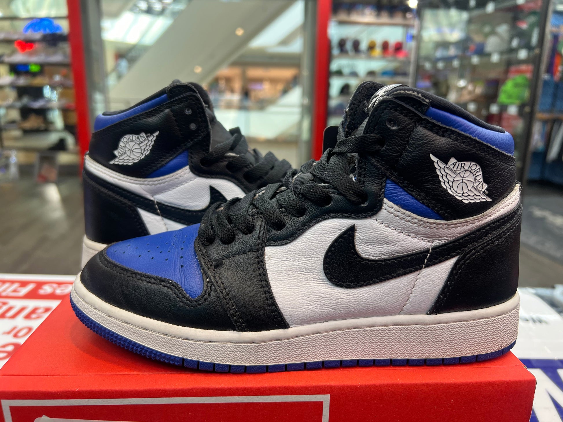 PRE OWNED Jordan 1 Retro High Royal Toe (GS) No Box