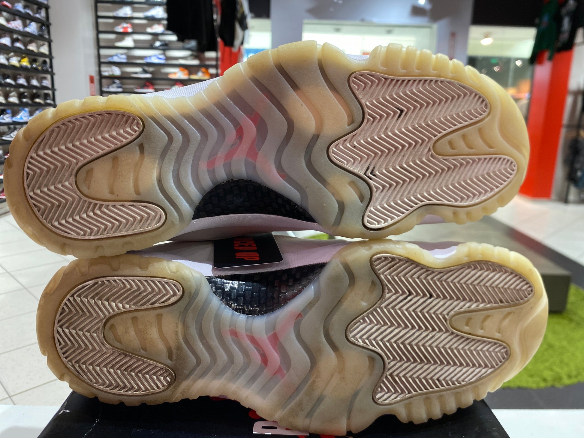 PRE OWNED Jordan 11 Retro Platinum Tint