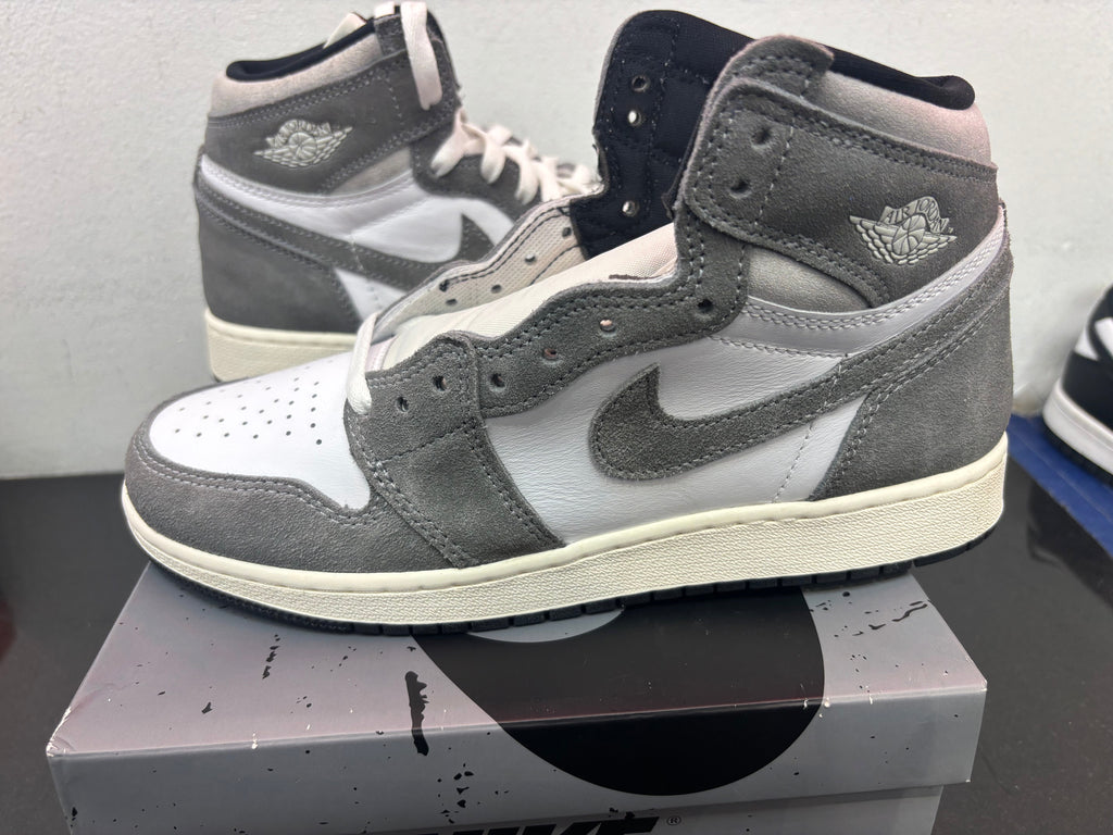 PRE OWNED Air Jordan Retro 1 High OG Washed Black (GS)