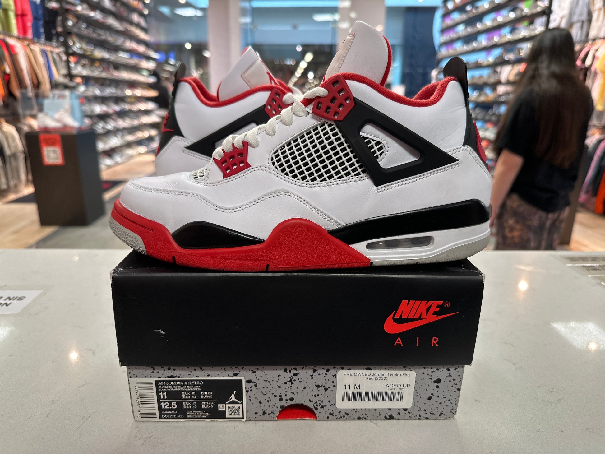PRE OWNED Jordan 4 Retro Fire Red (2020)