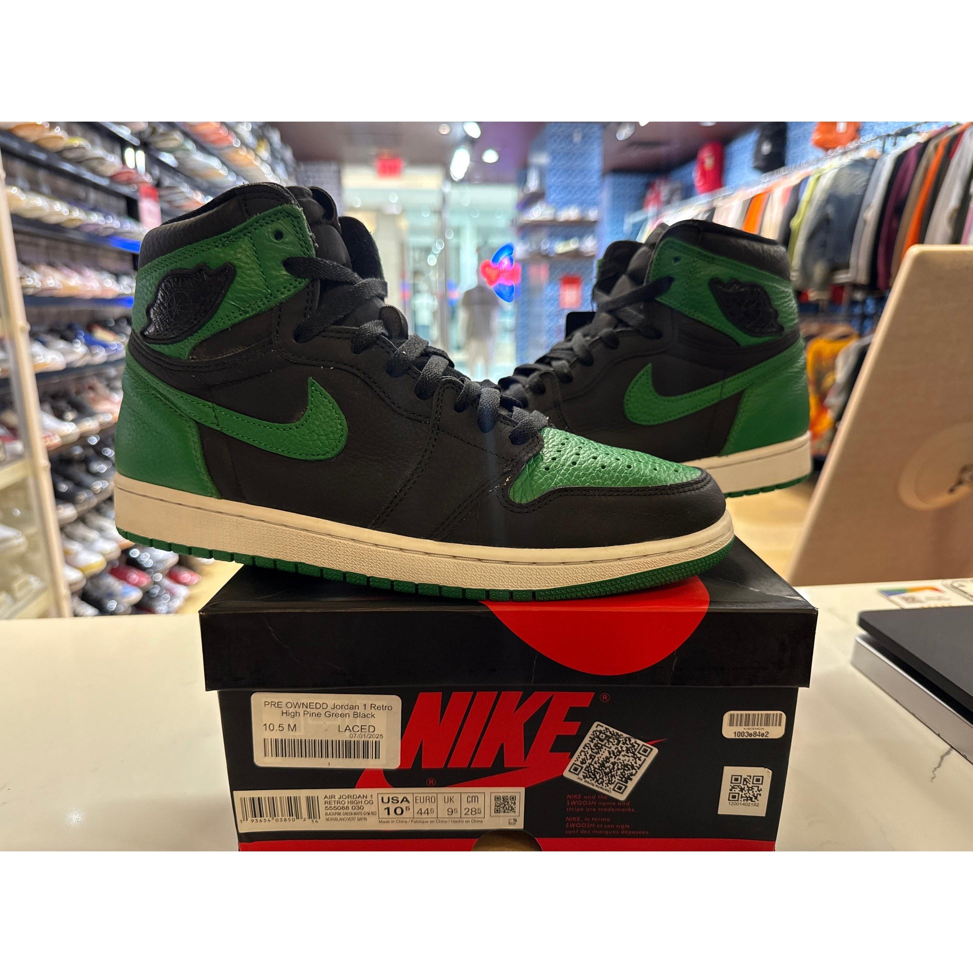 PRE OWNED Jordan 1 Retro High Pine Green Black