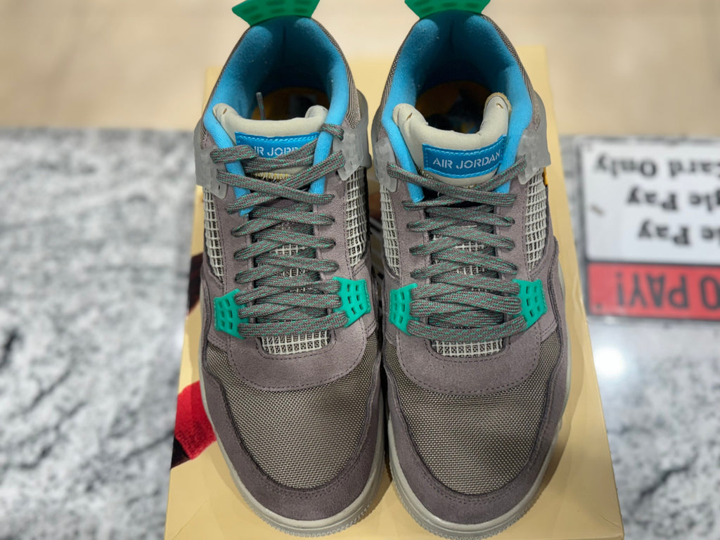 PRE OWNED Jordan 4 Retro SP 30th Anniversary Union Taupe Haze