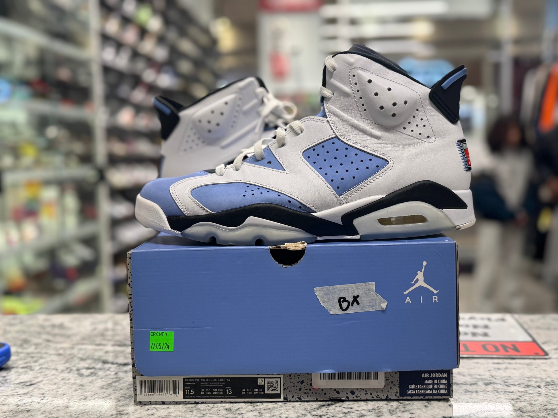 PRE OWNED Air Jordan Retro 6 "UNC"