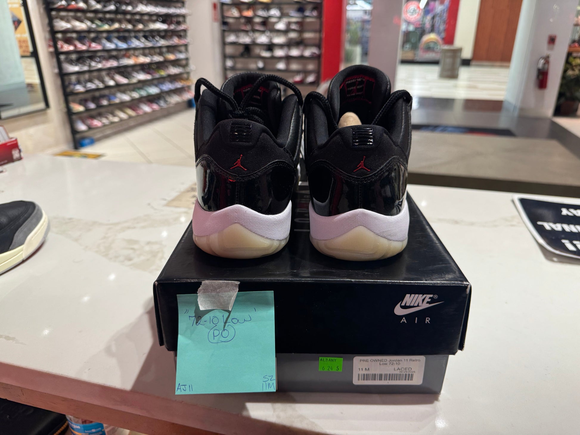 PRE OWNED Jordan 11 Retro Low 72-10
