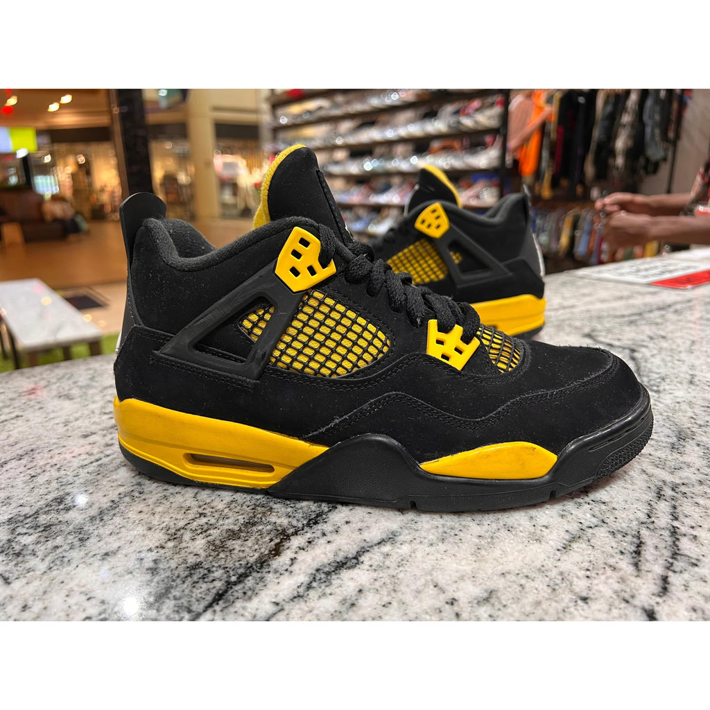 PRE OWNED Jordan 4 Retro Thunder (2023) (GS)
