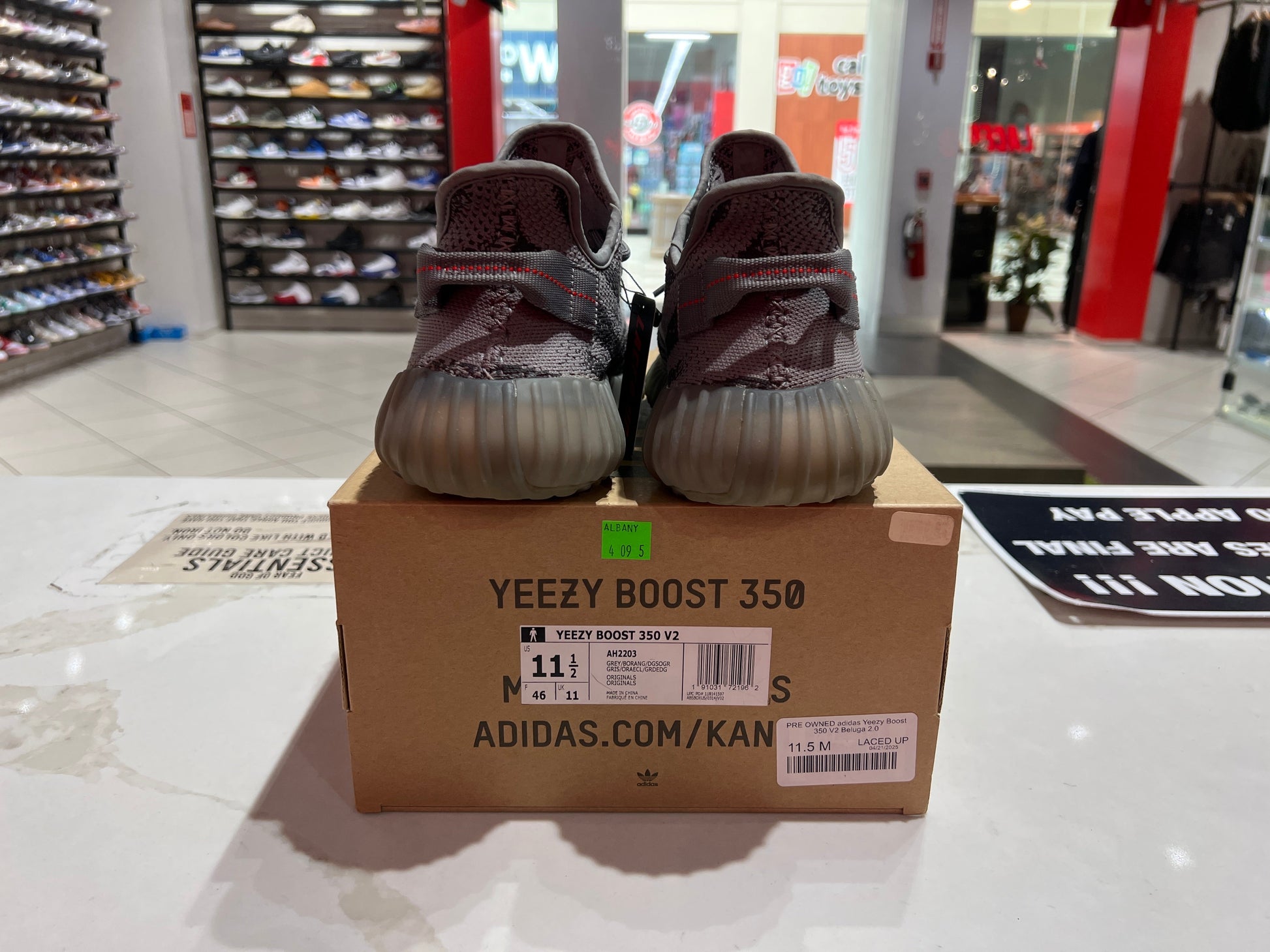 PRE OWNED adidas Yeezy Boost 350 V2 Beluga 2.0